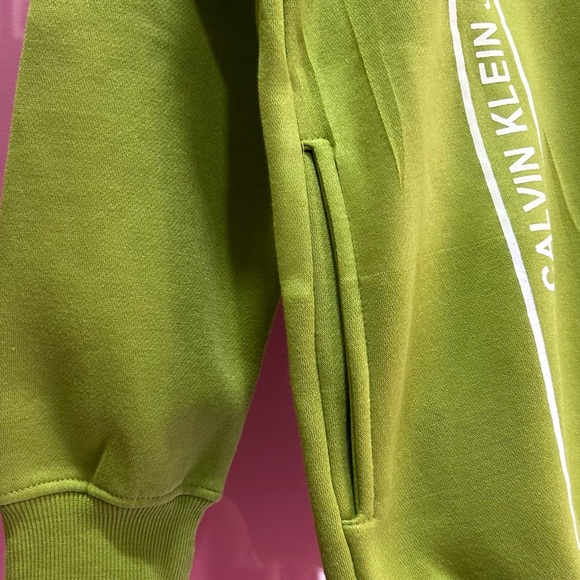 Calvin Klein sweatshirt - Picture 5 of 10
